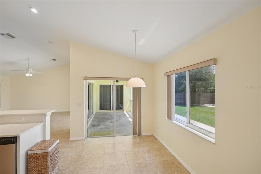 For Sale: $289,500 (3 beds, 2 baths, 1586 Square Feet)