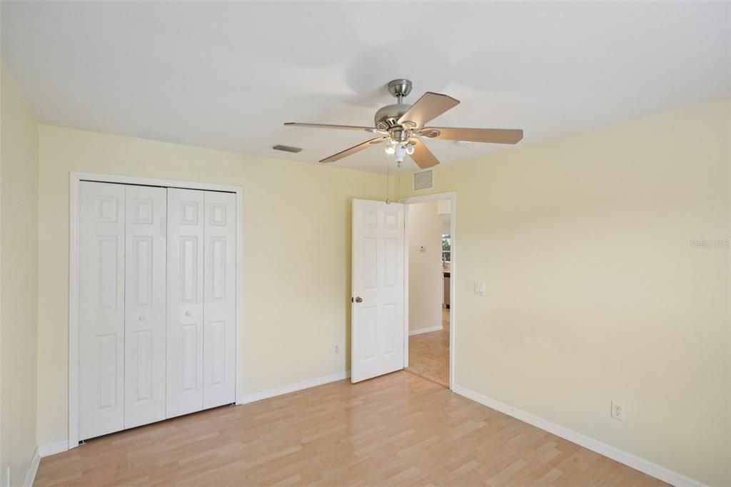 For Sale: $289,500 (3 beds, 2 baths, 1586 Square Feet)