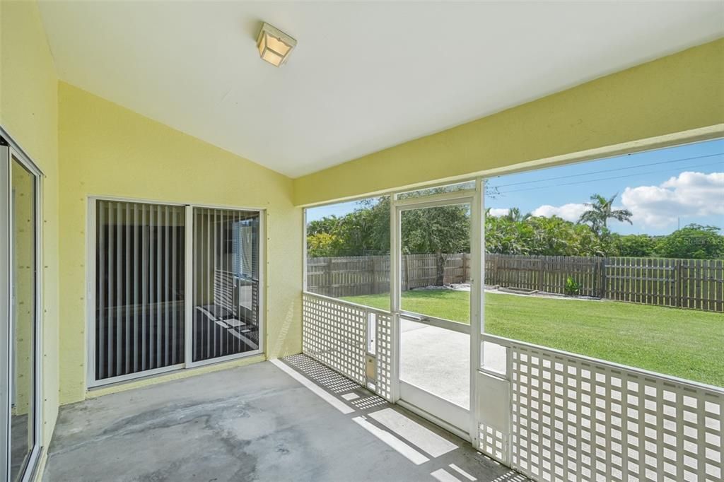 For Sale: $289,500 (3 beds, 2 baths, 1586 Square Feet)