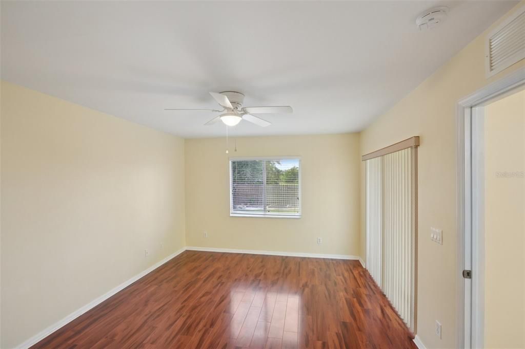 For Sale: $289,500 (3 beds, 2 baths, 1586 Square Feet)