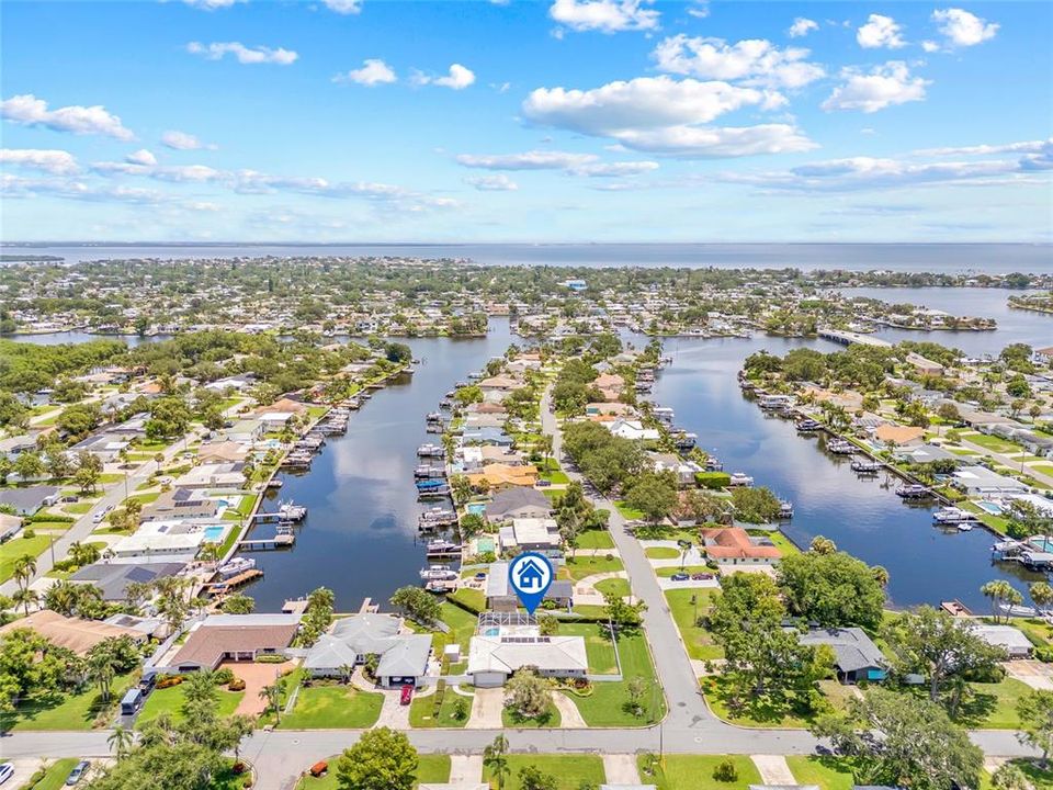 Под контрактом: $849,000 (2 спален, 3 ванн, 1685 Квадратных фут)