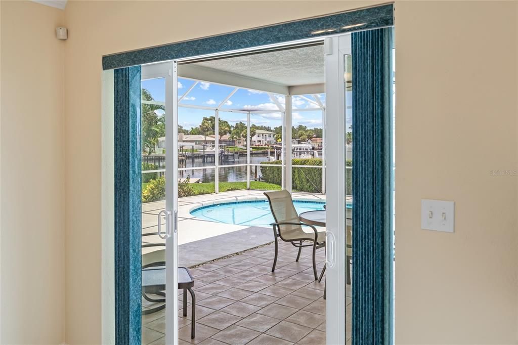 Под контрактом: $849,000 (2 спален, 3 ванн, 1685 Квадратных фут)