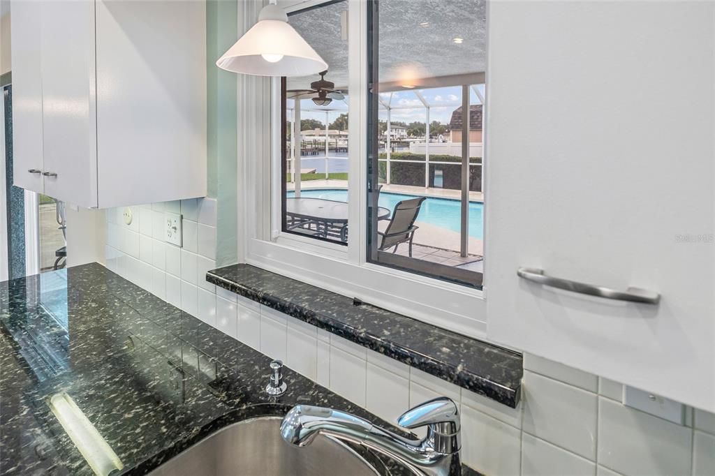 Под контрактом: $849,000 (2 спален, 3 ванн, 1685 Квадратных фут)