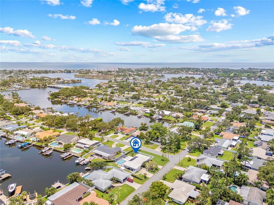 Под контрактом: $849,000 (2 спален, 3 ванн, 1685 Квадратных фут)