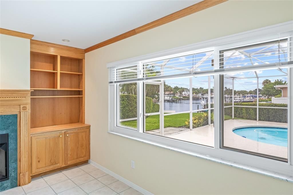 Под контрактом: $849,000 (2 спален, 3 ванн, 1685 Квадратных фут)