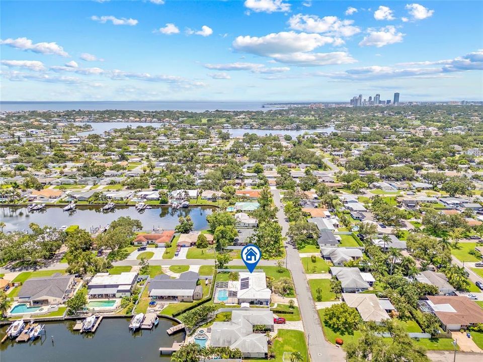 Под контрактом: $849,000 (2 спален, 3 ванн, 1685 Квадратных фут)