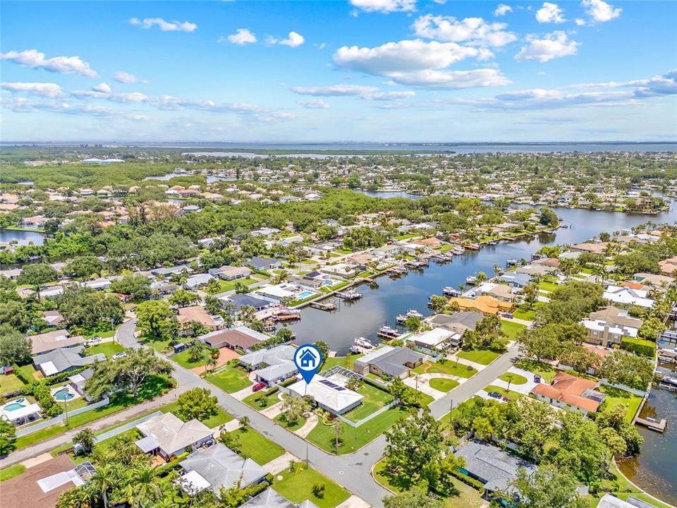 Под контрактом: $849,000 (2 спален, 3 ванн, 1685 Квадратных фут)