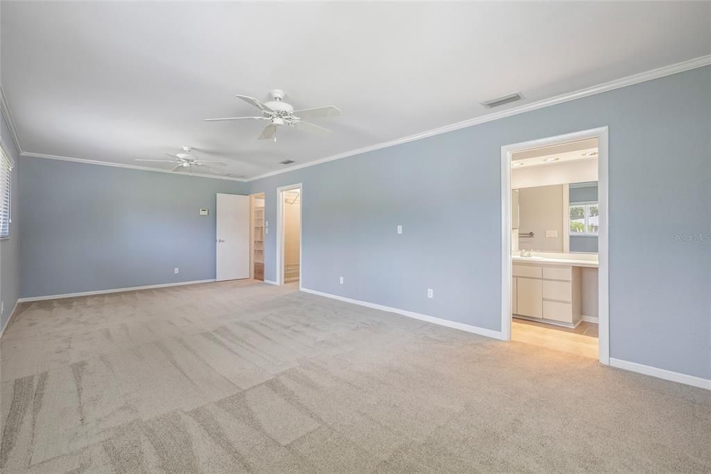 Под контрактом: $849,000 (2 спален, 3 ванн, 1685 Квадратных фут)