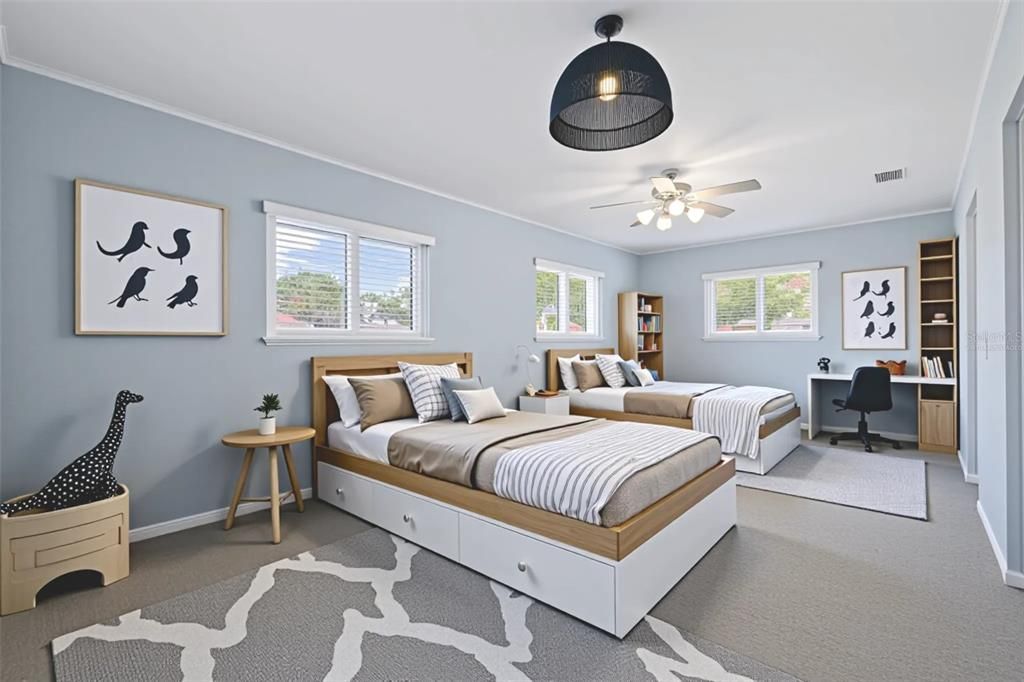 Под контрактом: $849,000 (2 спален, 3 ванн, 1685 Квадратных фут)