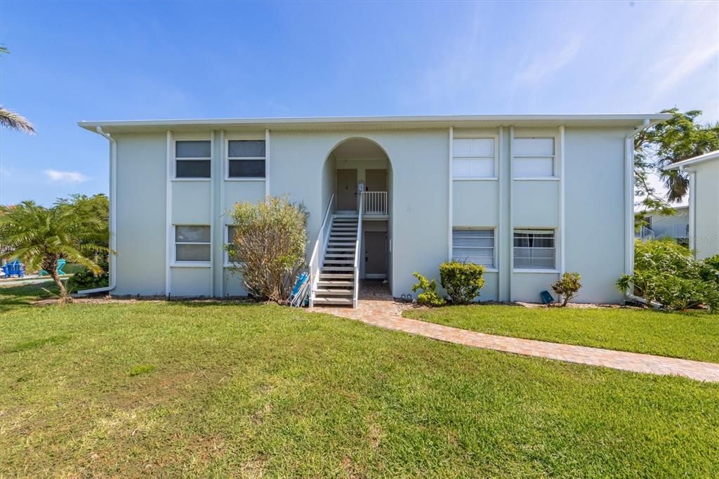 待售: $549,000 (2 贝兹, 1 浴室, 822 平方英尺)