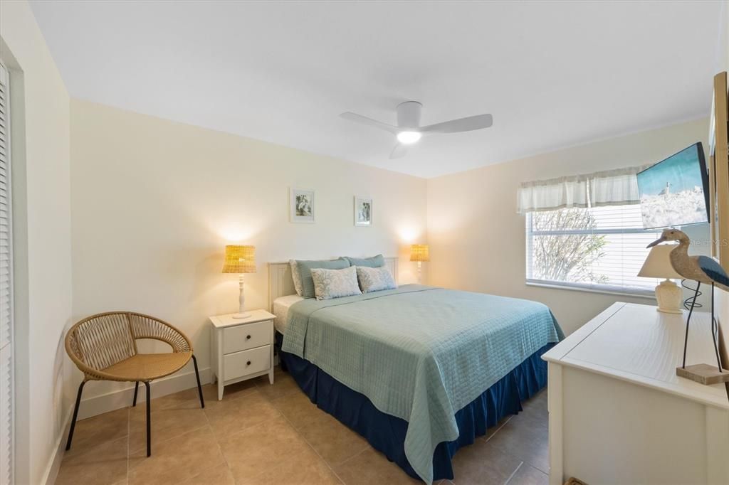 待售: $549,000 (2 贝兹, 1 浴室, 822 平方英尺)