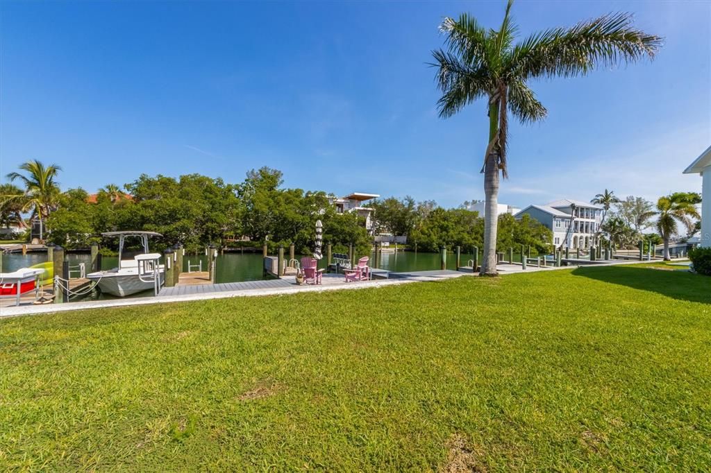 待售: $549,000 (2 贝兹, 1 浴室, 822 平方英尺)