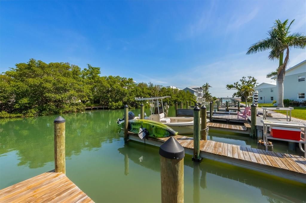 待售: $549,000 (2 贝兹, 1 浴室, 822 平方英尺)