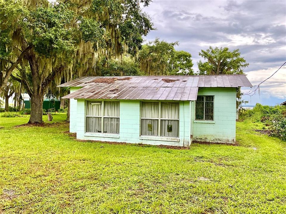 Recently Sold: $149,000 (2 beds, 1 baths, 724 Square Feet)