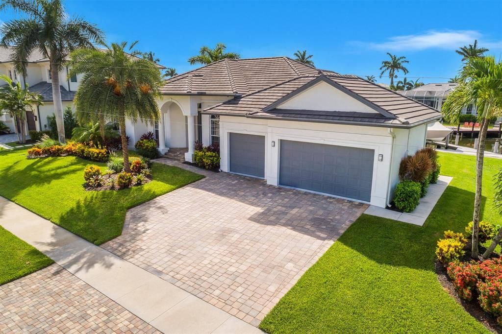 待售: $2,975,000 (3 贝兹, 2 浴室, 2250 平方英尺)