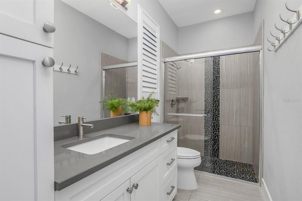 待售: $2,975,000 (3 贝兹, 2 浴室, 2250 平方英尺)