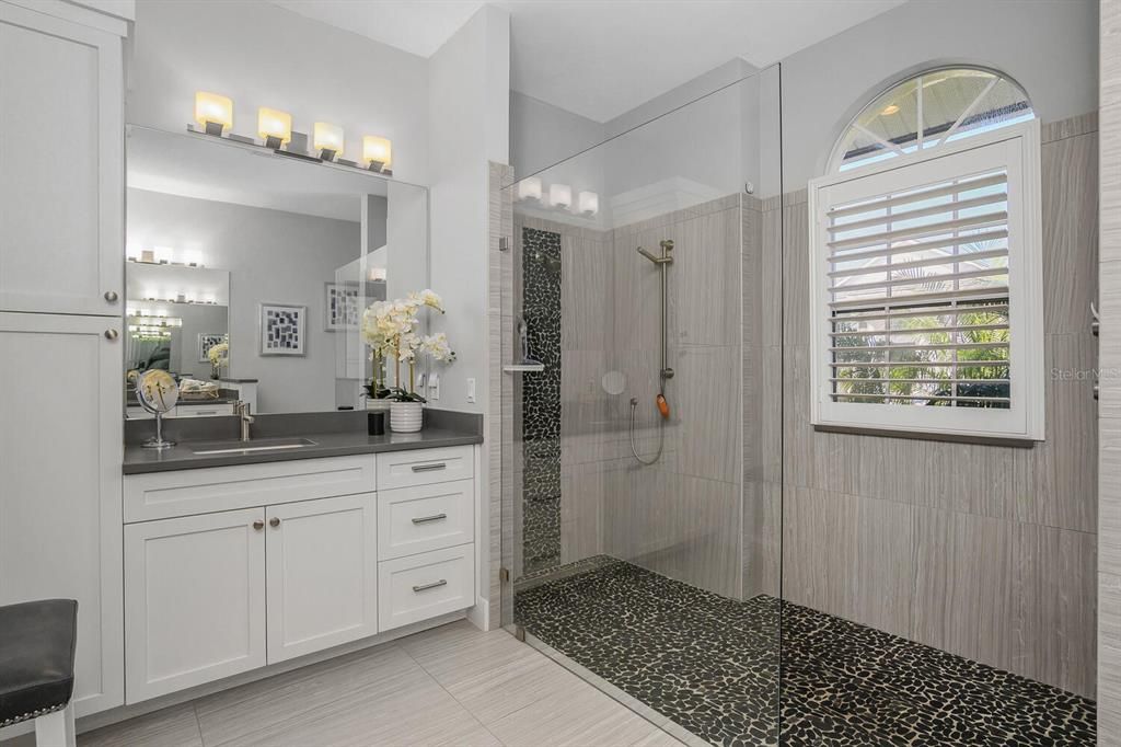 待售: $2,975,000 (3 贝兹, 2 浴室, 2250 平方英尺)