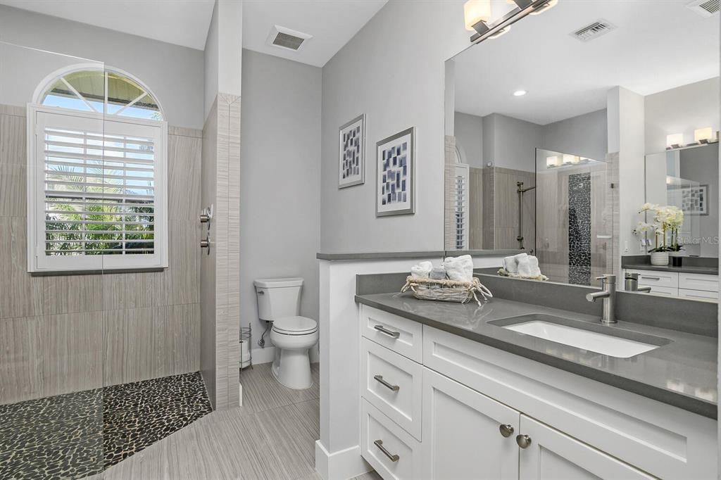 待售: $2,975,000 (3 贝兹, 2 浴室, 2250 平方英尺)