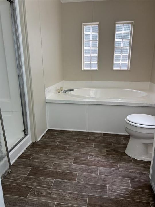 For Rent: $1,700 (3 beds, 2 baths, 1404 Square Feet)