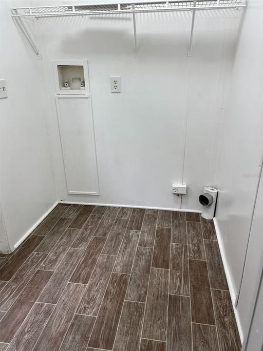 For Rent: $1,700 (3 beds, 2 baths, 1404 Square Feet)