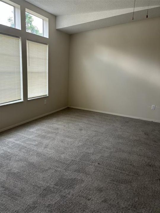 For Rent: $1,700 (3 beds, 2 baths, 1404 Square Feet)