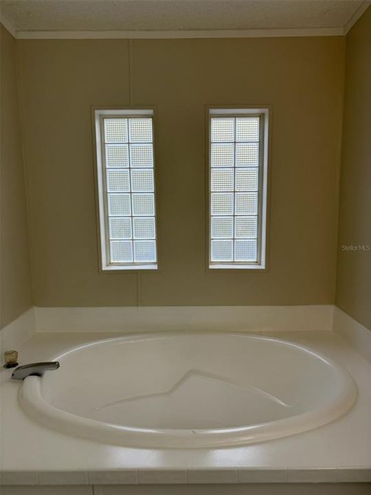 For Rent: $1,700 (3 beds, 2 baths, 1404 Square Feet)