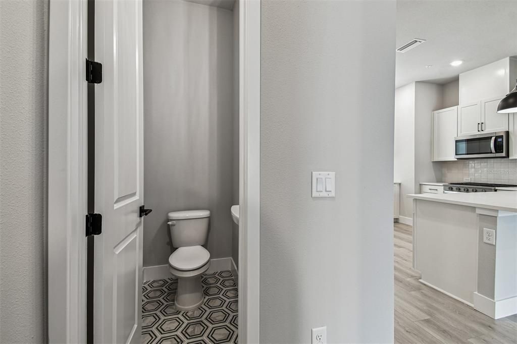 合同活跃: $654,990 (3 贝兹, 3 浴室, 1952 平方英尺)