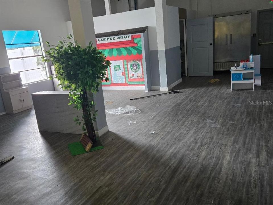 Под контрактом: $715,000 (0 спален, 0 ванн, 4368 Квадратных фут)