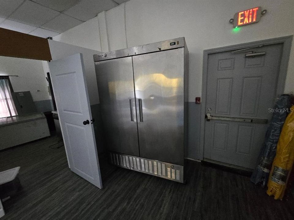 Под контрактом: $715,000 (0 спален, 0 ванн, 4368 Квадратных фут)