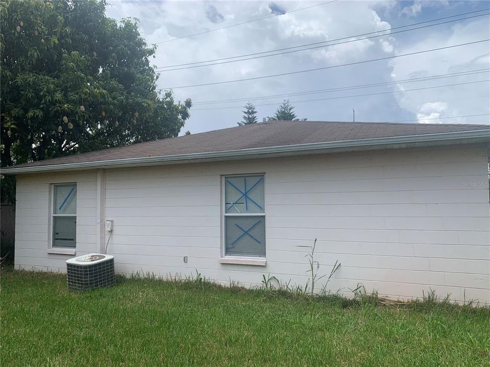 合同活跃: $179,900 (3 贝兹, 2 浴室, 1254 平方英尺)