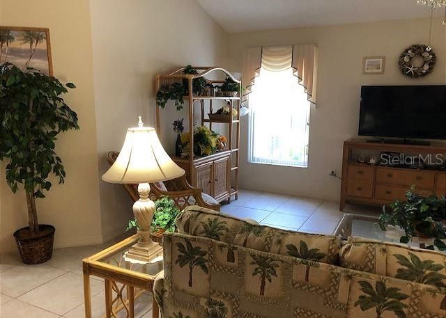 En Renta: $2,400 (3 camas, 2 baños, 1940 Pies cuadrados)