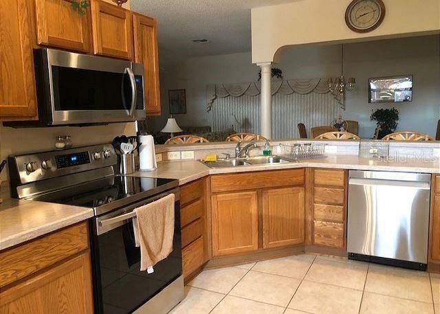 En Renta: $2,400 (3 camas, 2 baños, 1940 Pies cuadrados)