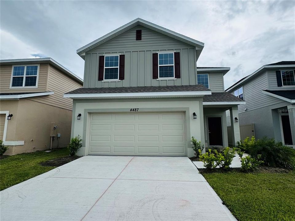 Под контрактом: $428,900 (4 спален, 2 ванн, 2202 Квадратных фут)