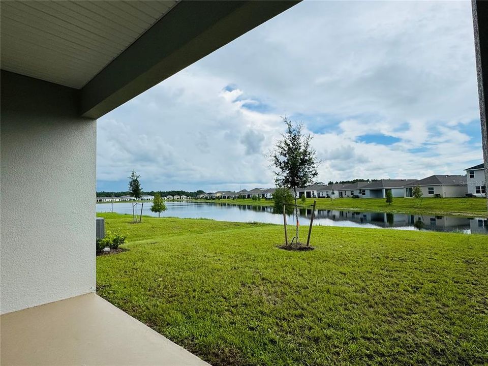 Под контрактом: $428,900 (4 спален, 2 ванн, 2202 Квадратных фут)