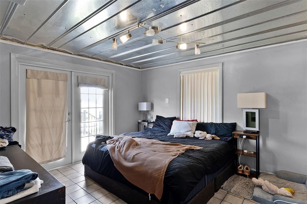 For Sale: $325,000 (3 beds, 1 baths, 1444 Square Feet)