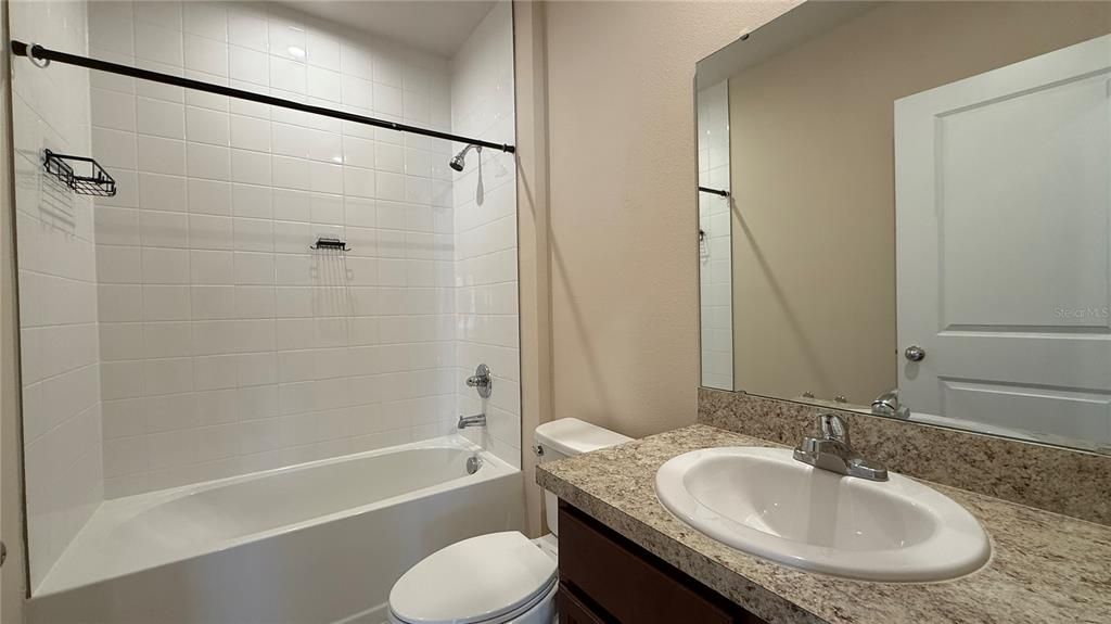 En Renta: $1,650 (3 camas, 2 baños, 1302 Pies cuadrados)