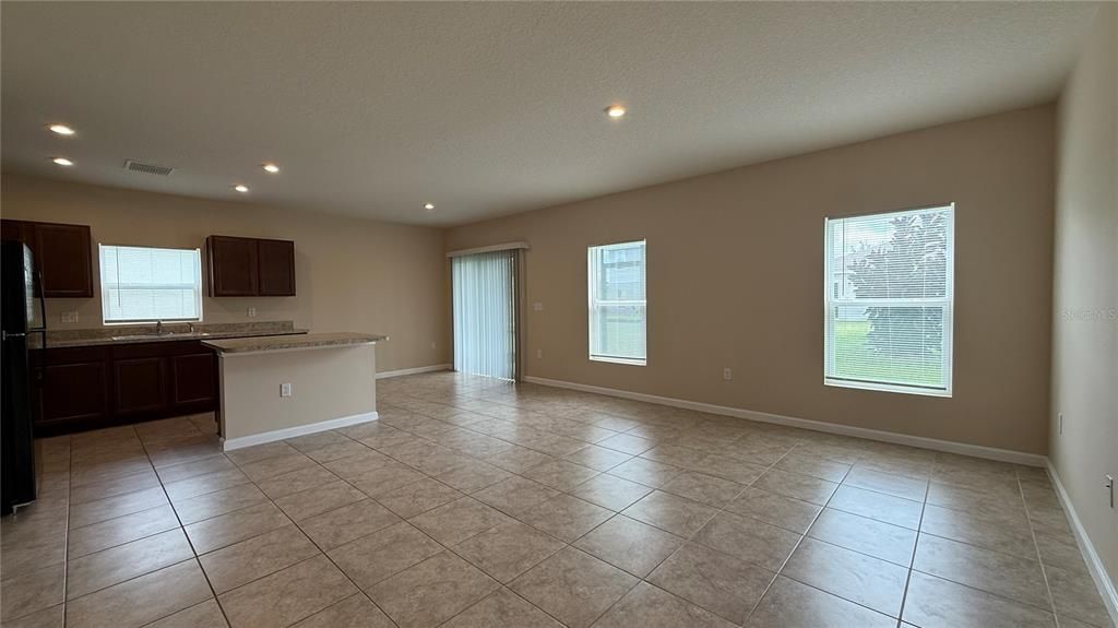 En Renta: $1,650 (3 camas, 2 baños, 1302 Pies cuadrados)