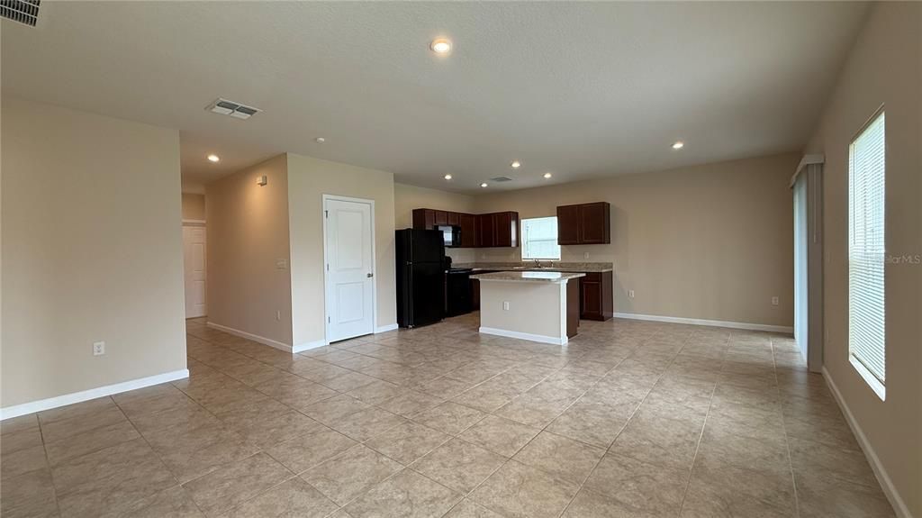 En Renta: $1,650 (3 camas, 2 baños, 1302 Pies cuadrados)