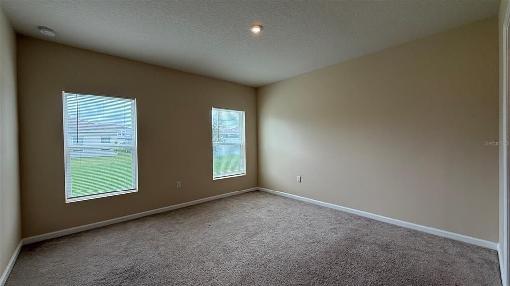 En Renta: $1,650 (3 camas, 2 baños, 1302 Pies cuadrados)