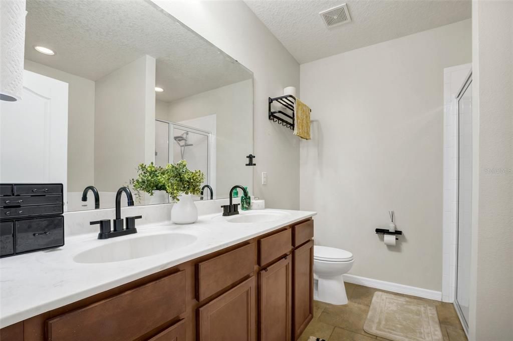 For Sale: $314,990 (4 beds, 2 baths, 1976 Square Feet)