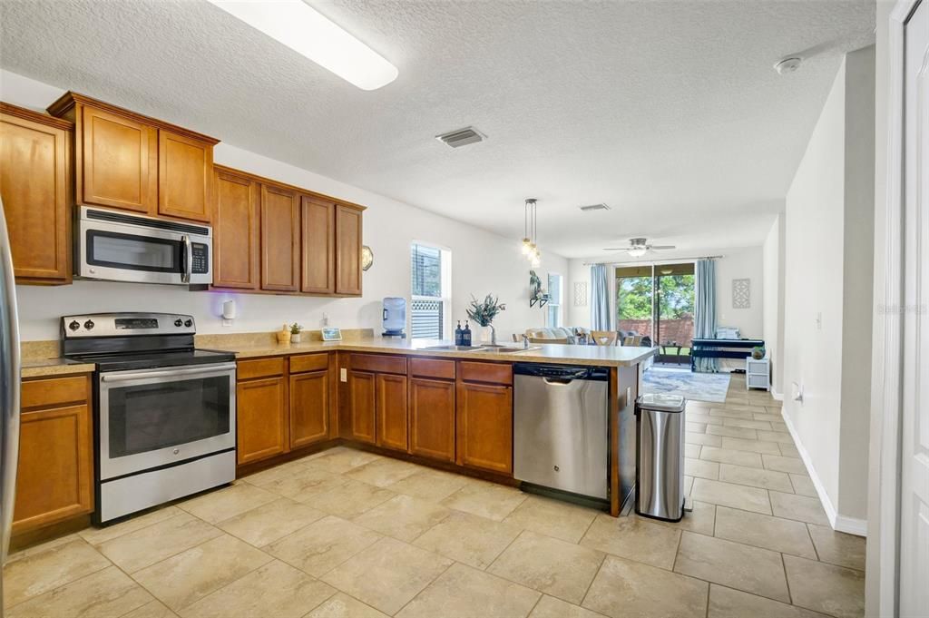 For Sale: $314,990 (4 beds, 2 baths, 1976 Square Feet)