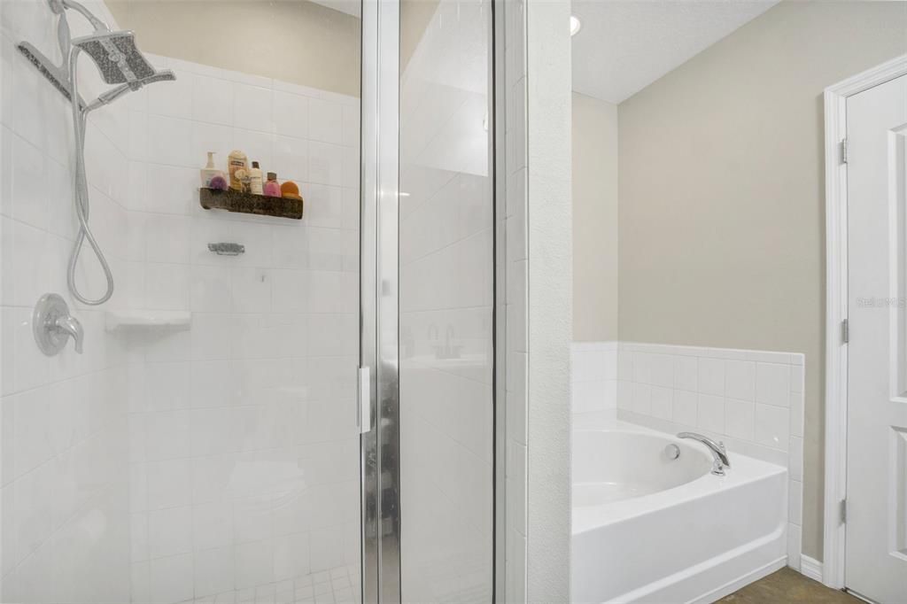 For Sale: $314,990 (4 beds, 2 baths, 1976 Square Feet)