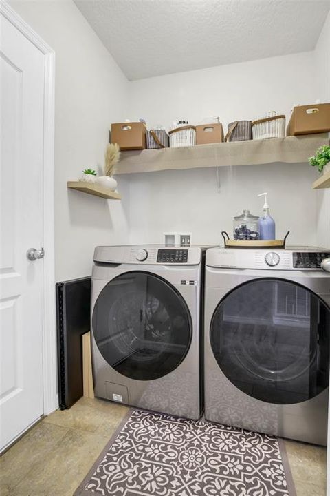 For Sale: $314,990 (4 beds, 2 baths, 1976 Square Feet)