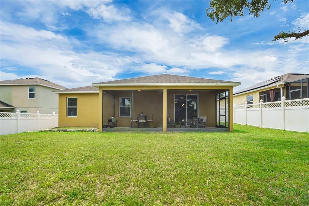 For Sale: $314,990 (4 beds, 2 baths, 1976 Square Feet)