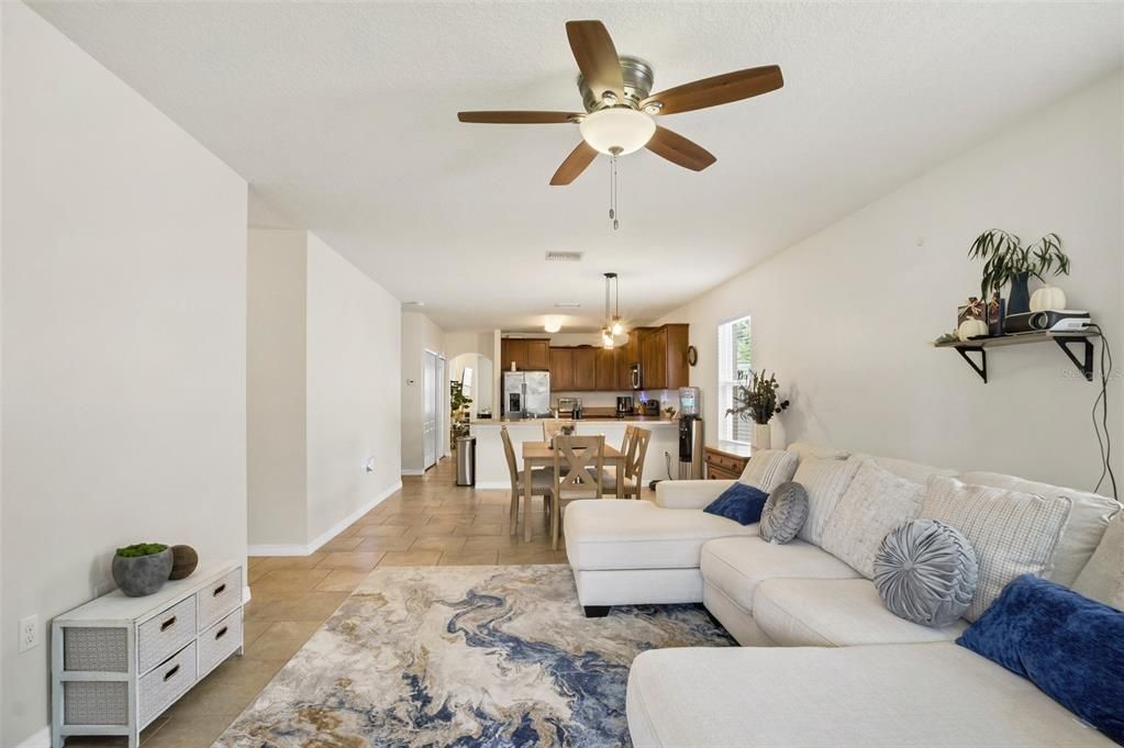 For Sale: $314,990 (4 beds, 2 baths, 1976 Square Feet)