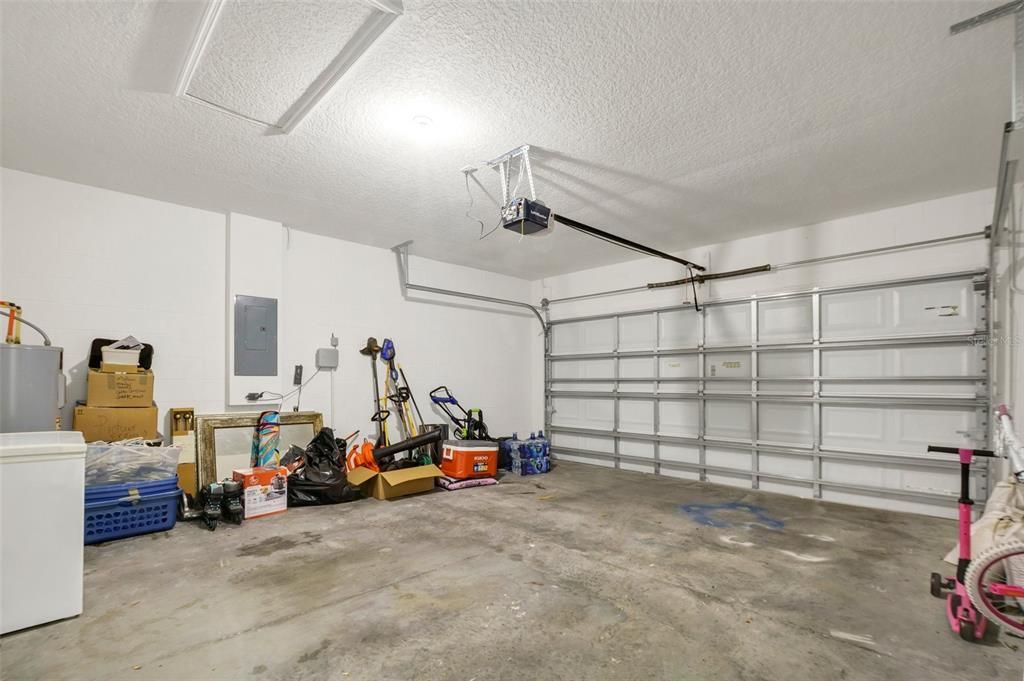 For Sale: $314,990 (4 beds, 2 baths, 1976 Square Feet)