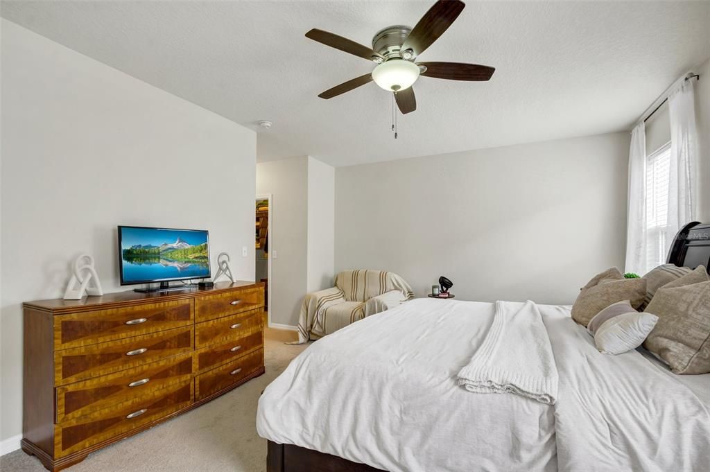 For Sale: $314,990 (4 beds, 2 baths, 1976 Square Feet)