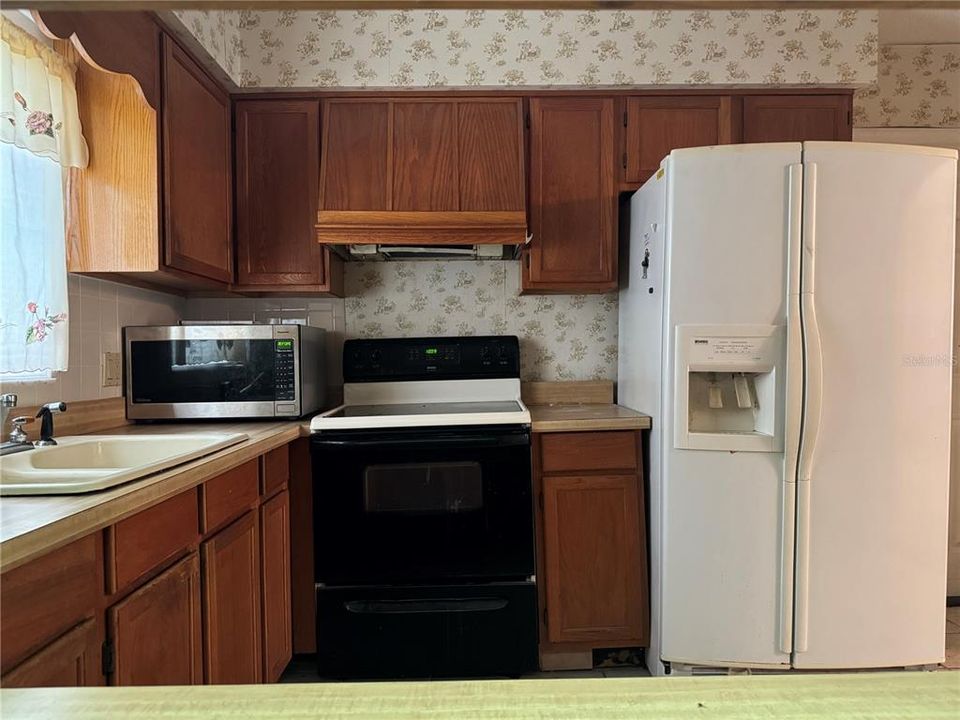 合同活跃: $369,000 (2 贝兹, 2 浴室, 1425 平方英尺)