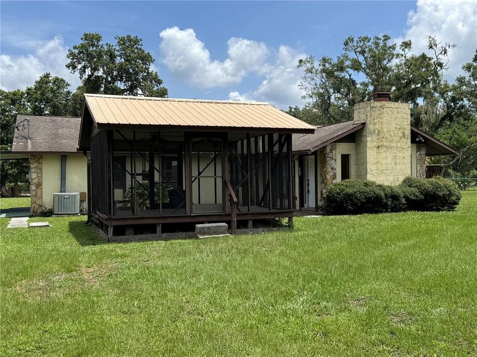 合同活跃: $369,000 (2 贝兹, 2 浴室, 1425 平方英尺)