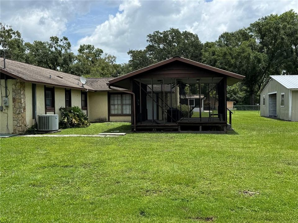 合同活跃: $369,000 (2 贝兹, 2 浴室, 1425 平方英尺)